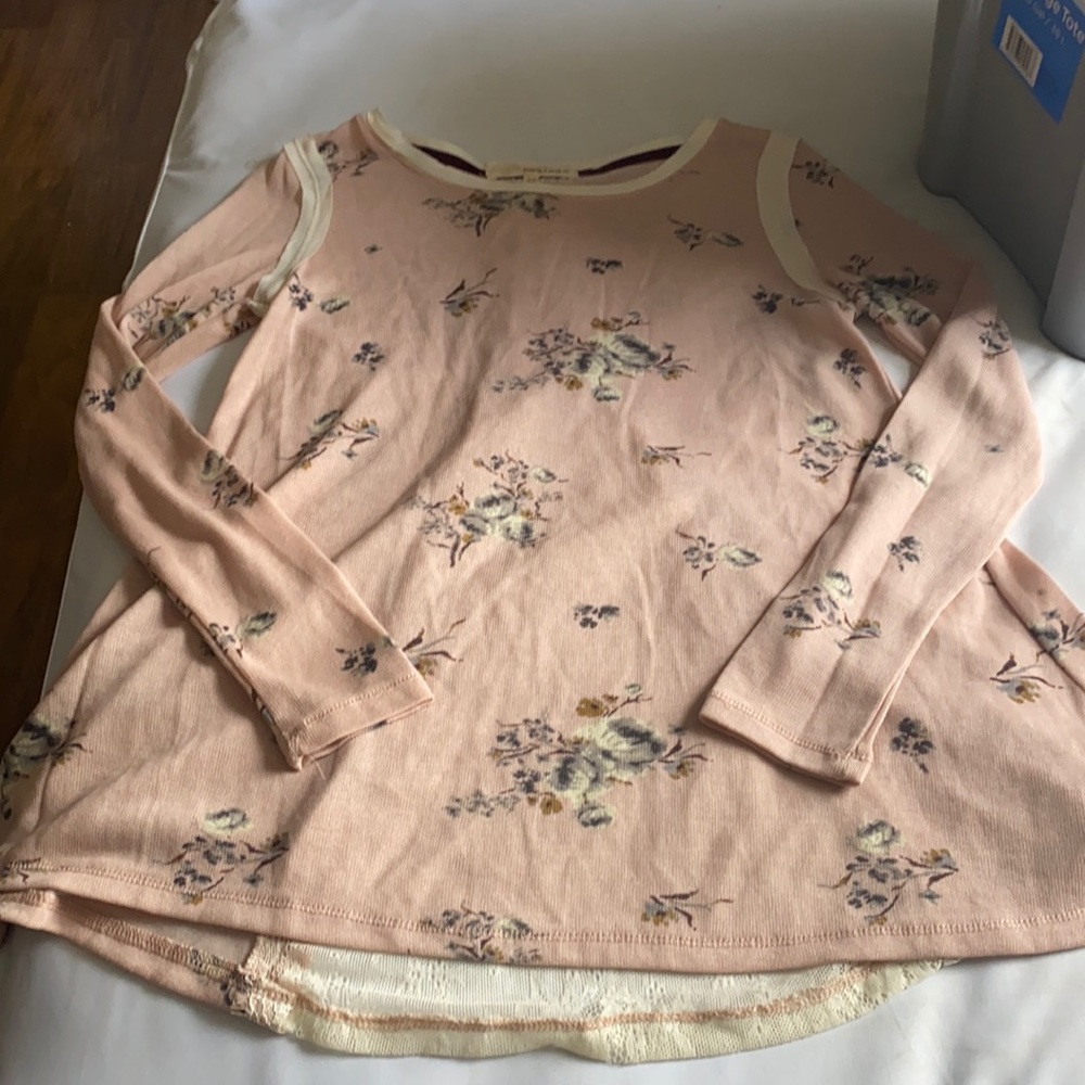 Floral Longsleeve . With lace back out